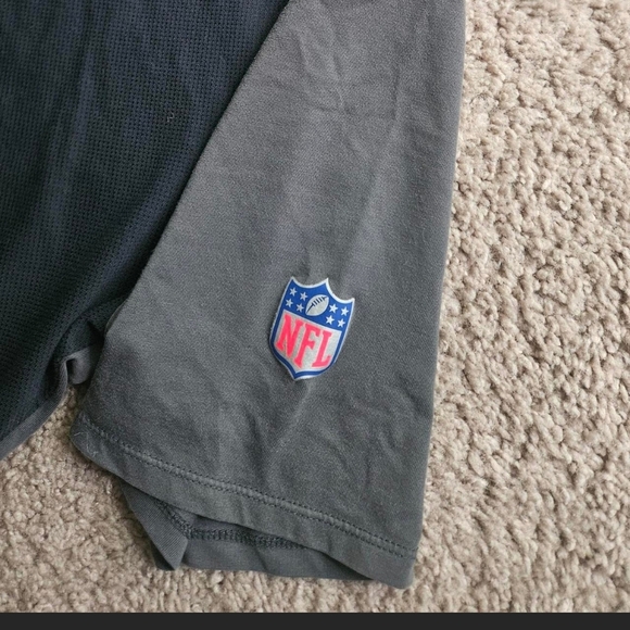 Nike Men's Charcoal Tee with Yellow Highlights - Picture 3 of 8